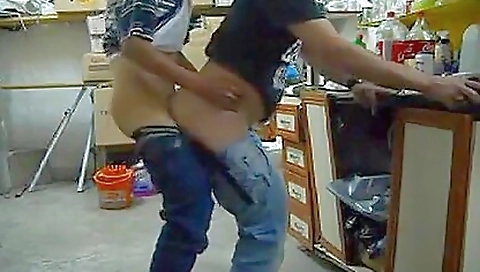 Sexy milf gets her pussy drilled from a girl