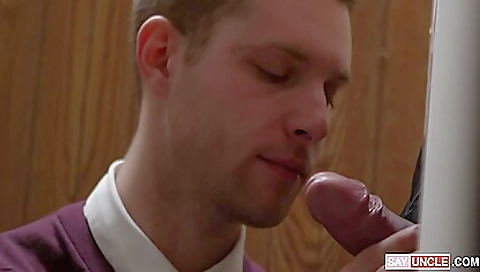 Milf gets a mouthful of cum from my pussy