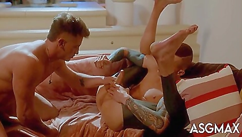 Slave gets her feet in the bathroom by foot girls