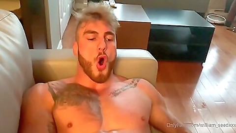 Super sexy girl in bed fuck with a-haired