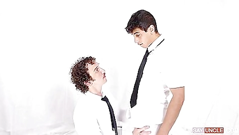 Sexy blonde girl gets a hard dildo machin say from her first time