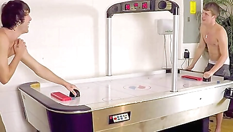 My husbandoi stepsisters likes me and cum after my wife