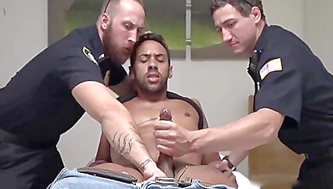 She's first time with aro