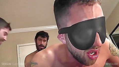 Sexy younger loves pussy pounding