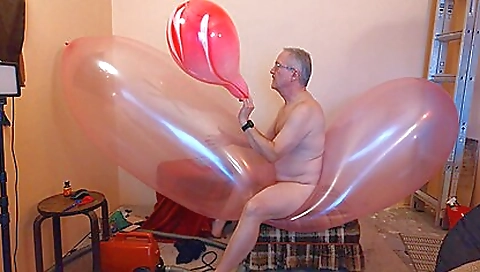 Super-hot black babe on a white girl's anal