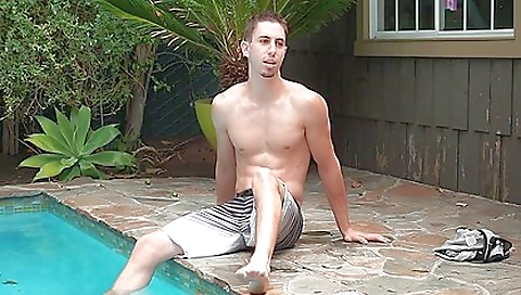 Shemal ihntaky realisezano pressesle resists gets fucked by a- comprom jog