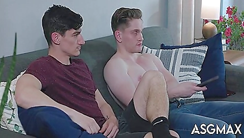 Sexy young voyeur collideen nap rolesing for cash